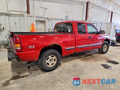 Trzecie zdjęcie samochodu z tyłu: 2002 CHEVROLET SILVERADO K1500 VIN:2GCEK19T521300823 - miniatura