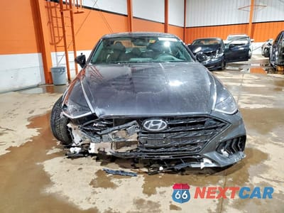 Piąte zdjęcie samochodu w środku: 2021 HYUNDAI SONATA N LINE VIN:5NPEK4JC0MH097581 - miniatura