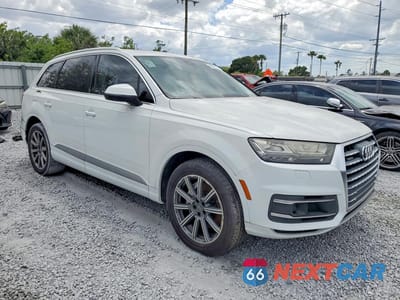 Czwarte zdjęcie samochodu z boku: 2017 AUDI Q7 PREMIUM PLUS VIN:WA1LHAF74HD039737 - miniatura