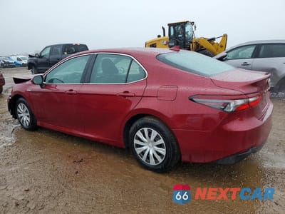 Drugie zdjęcie samochodu z przodu: 2021 TOYOTA CAMRY HYBRID LE VIN:4T1C31AKXMU031115 - miniatura