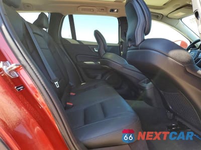 Zdjęcie 11 z 14 samochodu: 2021 VOLVO V60 CROSS COUNTRY T5 MOMENTUM VIN:YV4102WK3M1070923 - miniatura