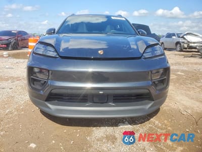 Piąte zdjęcie samochodu w środku: 2024 PORSCHE MACAN 4 VIN:WP1AA2XA0RL001362 - miniatura