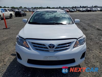 Piąte zdjęcie samochodu w środku: 2013 TOYOTA COROLLA LE VIN:2T1BU4EEXDC084672 - miniatura