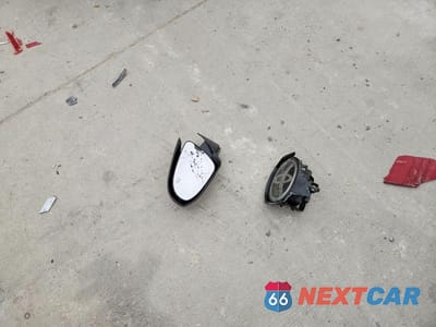 Zdjęcie 12 z 12 samochodu: 2018 TOYOTA COROLLA LE VIN:5YFBURHE6JP814579 - miniatura