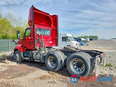 Trzecie zdjęcie samochodu z tyłu: 2020 INTERNATIONAL LT625 SEMI TRUCK VIN:3HCDZAPRXLL243536 - miniatura