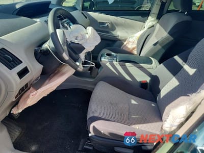 Zdjęcie 7 z 12 samochodu: 2016 TOYOTA PRIUS V TWO VIN:JTDZN3EU8GJ054706 - miniatura