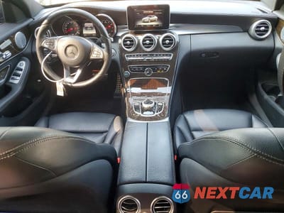 Zdjęcie 8 z 12 samochodu: 2017 MERCEDES-BENZ C 300 4MATIC VIN:55SWF4KB4HU204021 - miniatura