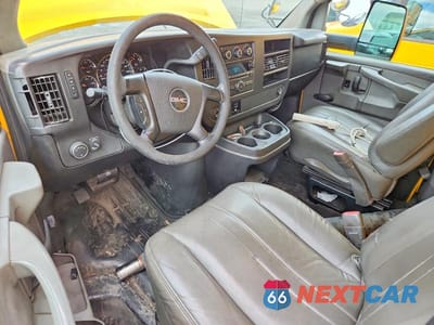 Zdjęcie 8 z 12 samochodu: 2011 GMC SAVANA BOX TRUCK VIN:1GD374CG8B1100039 - miniatura