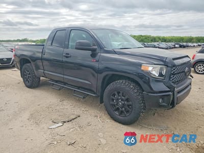 Czwarte zdjęcie samochodu z boku: 2021 TOYOTA TUNDRA VIN:5TFUY5F11MX991732 - miniatura
