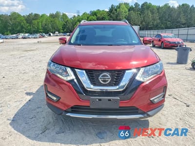 Piąte zdjęcie samochodu w środku: 2018 NISSAN ROGUE SV VIN:5N1AT2MV5JC852384 - miniatura
