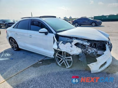 Czwarte zdjęcie samochodu z boku: 2019 AUDI A3 PREMIUM VIN:WAUAUGFFXKA108584 - miniatura