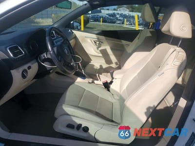 Zdjęcie 7 z 12 samochodu: 2015 VOLKSWAGEN EOS KOMFORT VIN:WVWBW8AH9FV001055 - miniatura