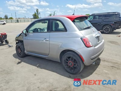 Drugie zdjęcie samochodu z przodu: 2015 FIAT 500 POP VIN:3C3CFFAR8FT673002 - miniatura