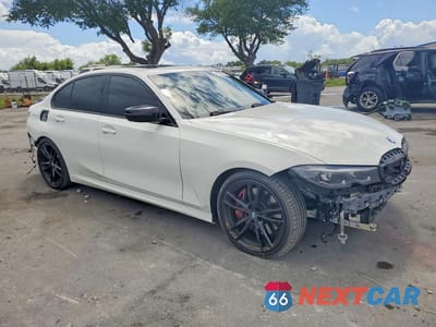 Czwarte zdjęcie samochodu z boku: 2022 BMW M340I VIN:3MW5U7J09N8C24024 - miniatura
