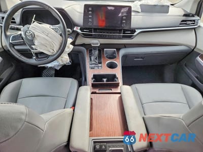Zdjęcie 8 z 13 samochodu: 2024 TOYOTA SIENNA XLE 7-PASSENGER VIN:5TDYSKFCXRS121462 - miniatura