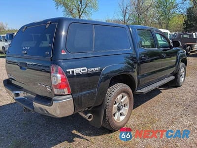 Czwarte zdjęcie samochodu z boku: 2015 TOYOTA TACOMA PRERUNNER V6 VIN:3TMJU4GN4FM179327 - miniatura