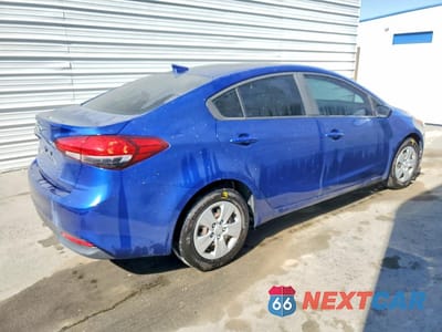 Trzecie zdjęcie samochodu z tyłu: 2018 KIA FORTE LX VIN:3KPFL4A76JE247598 - miniatura