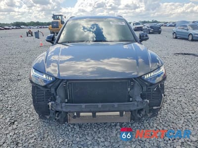 Piąte zdjęcie samochodu w środku: 2023 AUDI SQ5 PRESTIGE VIN:WA1C4AFY9P2036041 - miniatura