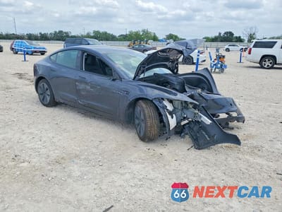 Czwarte zdjęcie samochodu z boku: 2025 TESLA MODEL 3 VIN:5YJ3E1EA7SF002242 - miniatura