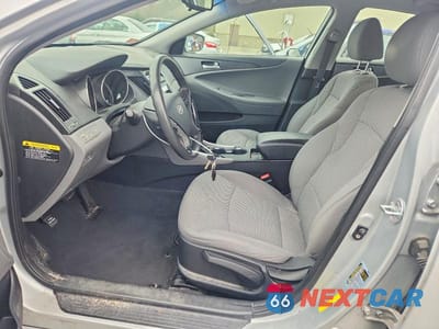 Zdjęcie 7 z 12 samochodu: 2012 HYUNDAI SONATA GLS VIN:5NPEB4AC9CH311823 - miniatura