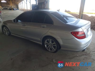 Drugie zdjęcie samochodu z przodu: 2012 MERCEDES-BENZ C 250 VIN:WDDGF4HBXCA668130 - miniatura