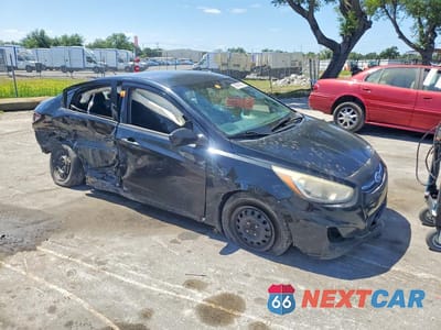 Czwarte zdjęcie samochodu z boku: 2016 HYUNDAI ACCENT SE VIN:KMHCT4AE1GU079652 - miniatura