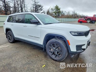 Czwarte zdjęcie samochodu z boku: 2025 JEEP GRAND CHEROKEE L LAREDO VIN:1C4RJKAG8S8653000 - miniatura