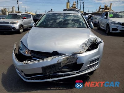 Piąte zdjęcie samochodu w środku: 2017 VOLKSWAGEN GOLF SPORTWAGEN S VIN:3VWC17AU4HM526027 - miniatura