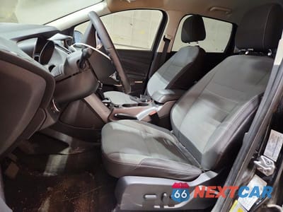 Zdjęcie 7 z 13 samochodu: 2016 FORD ESCAPE SE VIN:1FMCU9G95GUC47121 - miniatura