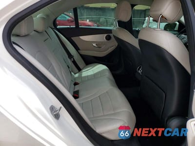 Zdjęcie 10 z 12 samochodu: 2015 MERCEDES-BENZ C 300 4MATIC VIN:55SWF4KB2FU017941 - miniatura