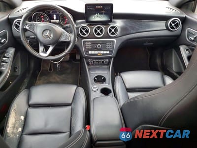Zdjęcie 8 z 12 samochodu: 2018 MERCEDES-BENZ CLA 250 VIN:WDDSJ4EBXJN538951 - miniatura