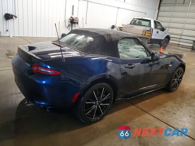 Trzecie zdjęcie samochodu z tyłu: 2025 MAZDA MX-5 MIATA GRAND TOURING VIN:JM1NDAD7XS0659908 - miniatura