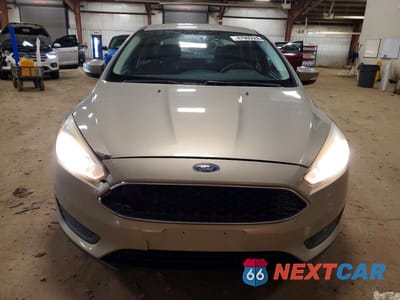 Piąte zdjęcie samochodu w środku: 2016 FORD FOCUS SE VIN:1FADP3F28GL340938 - miniatura