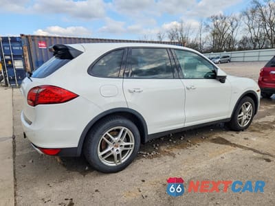 Trzecie zdjęcie samochodu z tyłu: 2013 PORSCHE CAYENNE VIN:WP1AF2A22DLA40064 - miniatura