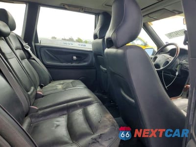 Zdjęcie 10 z 13 samochodu: 2000 VOLVO V70 XC VIN:YV1LZ56DXY2727361 - miniatura