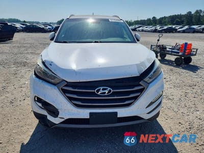Piąte zdjęcie samochodu w środku: 2016 HYUNDAI TUCSON SPORT VIN:KM8J3CA28GU254079 - miniatura