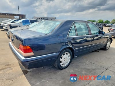 Trzecie zdjęcie samochodu z tyłu: 1997 MERCEDES-BENZ S 320 VIN:WDBGA33G5VA366493 - miniatura