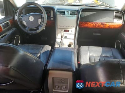 Zdjęcie 8 z 13 samochodu: 2003 LINCOLN NAVIGATOR VIN:5LMFU27R13LJ11988 - miniatura