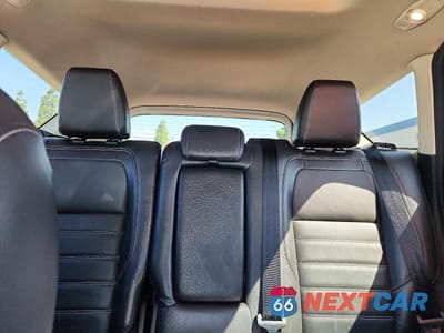 Zdjęcie 10 z 12 samochodu: 2018 FORD ESCAPE SEL VIN:1FMCU0HD1JUA42367 - miniatura