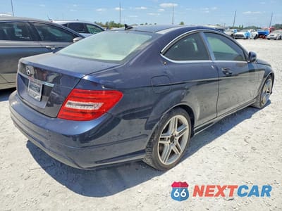 Trzecie zdjęcie samochodu z tyłu: 2012 MERCEDES-BENZ C 250 VIN:WDDGJ4HB3CF746345 - miniatura