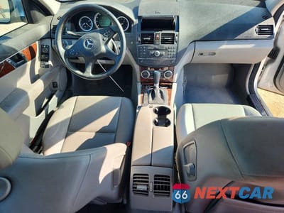 Zdjęcie 8 z 12 samochodu: 2008 MERCEDES-BENZ C 300 VIN:WDDGF54X78F054198 - miniatura