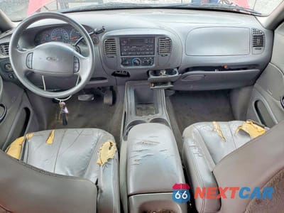 Zdjęcie 8 z 13 samochodu: 1999 FORD EXPEDITION VIN:1FMRU17L9XLC41383 - miniatura