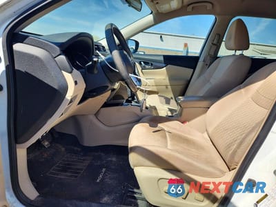 Zdjęcie 7 z 13 samochodu: 2017 NISSAN ROGUE SV VIN:KNMAT2MV8HP512167 - miniatura