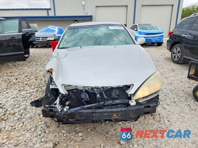 Piąte zdjęcie samochodu w środku: 2004 TOYOTA CAMRY LE V6 VIN:4T1BF32K24U575928 - miniatura