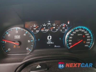 Zdjęcie 9 z 13 samochodu: 2017 CHEVROLET SUBURBAN K1500 LT VIN:1GNSKHKC6HR405612 - miniatura