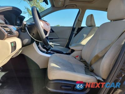 Zdjęcie 7 z 12 samochodu: 2016 HONDA ACCORD EX VIN:1HGCR2F78GA003270 - miniatura