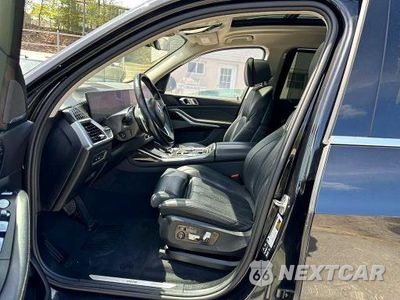 Zdjęcie 9 z 10 samochodu: 2025 BMW X7 XDRIVE40I VIN:5UX23EM04S9Y27987 - miniatura