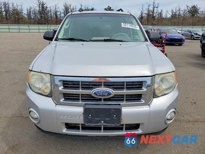 Piąte zdjęcie samochodu w środku: 2010 FORD ESCAPE XLT VIN:1FMCU0D73AKB22149 - miniatura