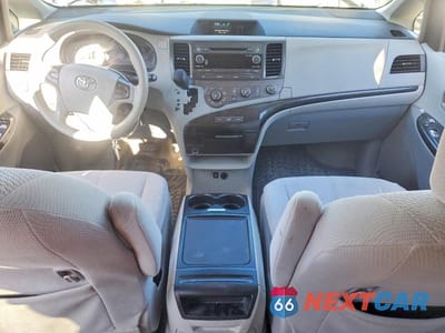 Zdjęcie 8 z 13 samochodu: 2012 TOYOTA SIENNA LE VIN:5TDKK3DC0CS220961 - miniatura