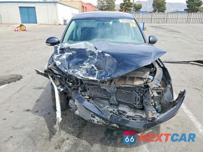 Piąte zdjęcie samochodu w środku: 2014 VOLKSWAGEN TIGUAN S VIN:WVGBV3AXXEW520181 - miniatura
